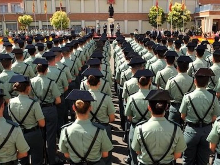 ¿Cuántas plazas se reservan para militares en la Guardia Civil?