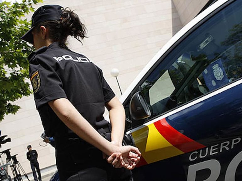 Conoce a la primera mujer policía en España