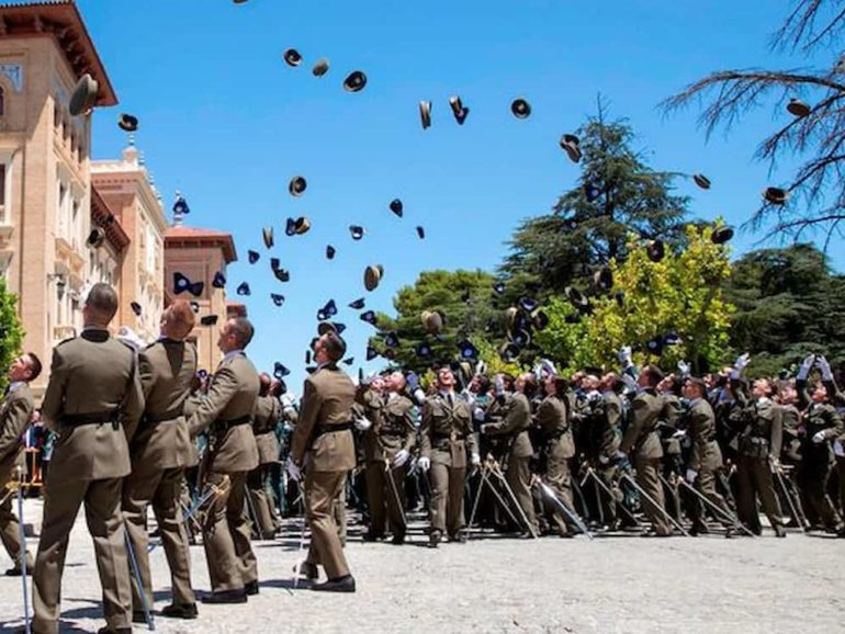 Pasar del Ejército a la Guardia Civil en España