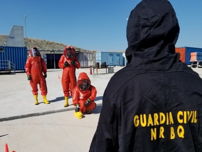 Conoce la especialidad NRBQ de la Guardia Civil